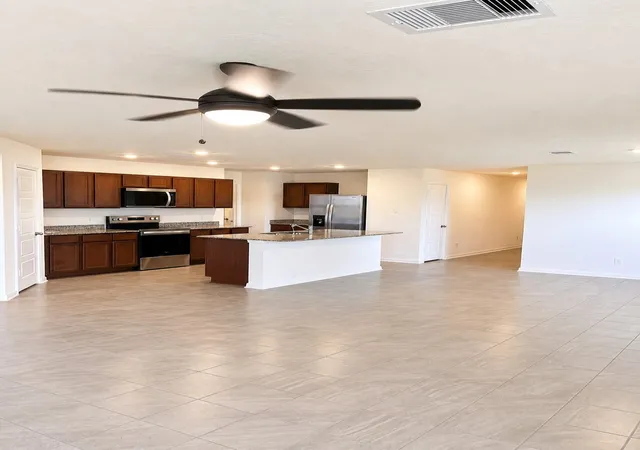 2nd image of 1710 Vista Luna Dr, Texas City, TX 77591 | MLS# 71685209