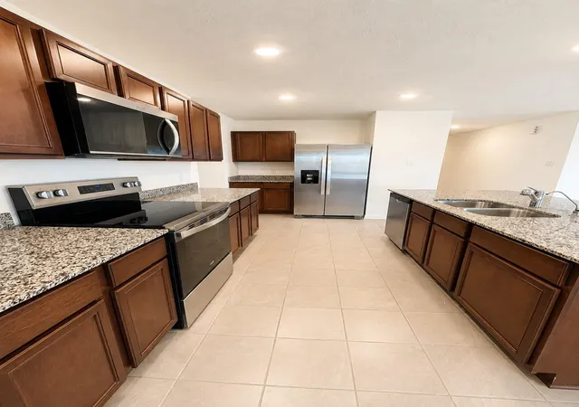 5th image of 1710 Vista Luna Dr, Texas City, TX 77591 | MLS# 71685209