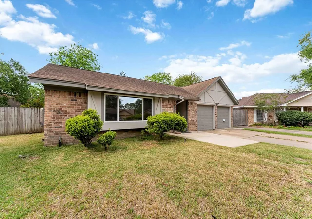 3rd image of 9739 Philmont Dr, Houston, TX 77080 | MLS# 18358262