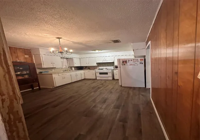 5th image of 308 W Hill Ave, Alice, TX 78332 | MLS# 25997750
