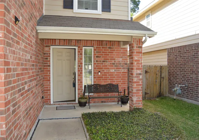 Photo 3 of Single family home for sale at 1230 Crestmont Pl Loop, Missouri City, TX 77489 | MLS# 32596707 | Listing updated on 2026-03-31