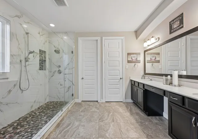 Photo 3 of Single family home for sale at 17105 Stillhouse Lake Ct, Houston, TX 77044 | MLS# 86304908 | Listing updated on 2026-08-29