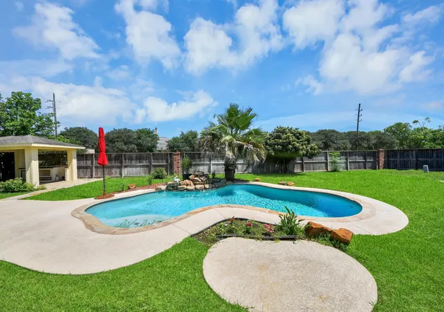 Photo 3 of Single family home for sale at 14502 Marshall Bridge Ln, Sugar Land, TX 77498 | MLS# 85961863 | Listing updated on 2026-09-06