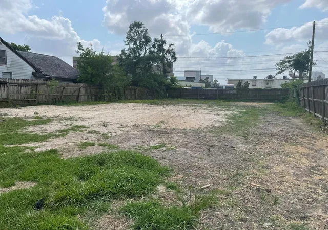 3rd image of 6960 Burgess St, Houston, TX 77021 | MLS# 75395649