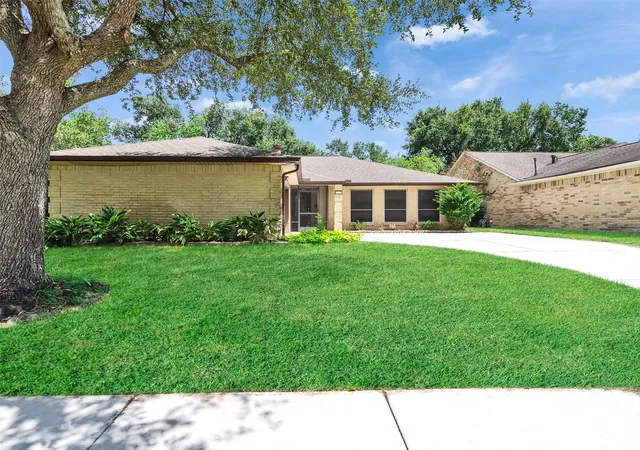 4th image of 2819 Poplar Creek Ln, Pearland, TX 77584 | MLS# 44909982