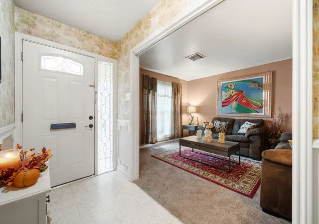 2nd image of 1309 Sunset Dr, Dickinson, TX 77539 | MLS# 60708264