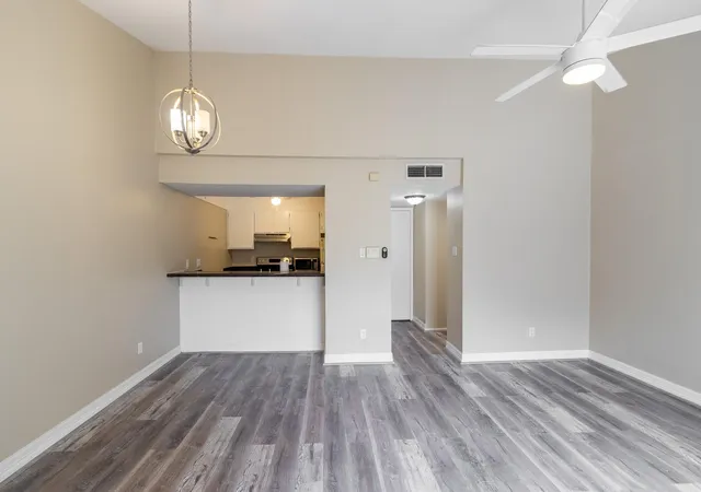 Listing Photo 5 - Condo for sale in building located at 7140 N Holiday Dr, Galveston, TX 77550