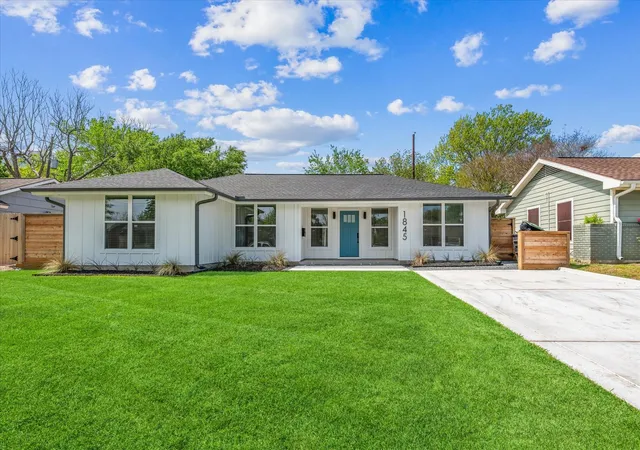 Photo 1 of Single family home for sale at 1845 Huge Oaks St, Houston, TX 77055 | MLS# 30927765 | Listing updated on 2026-08-26