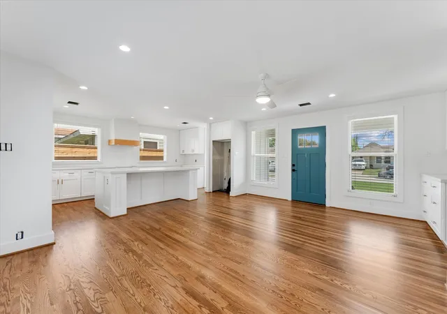 Photo 4 of Single family home for sale at 1845 Huge Oaks St, Houston, TX 77055 | MLS# 30927765 | Listing updated on 2026-08-26