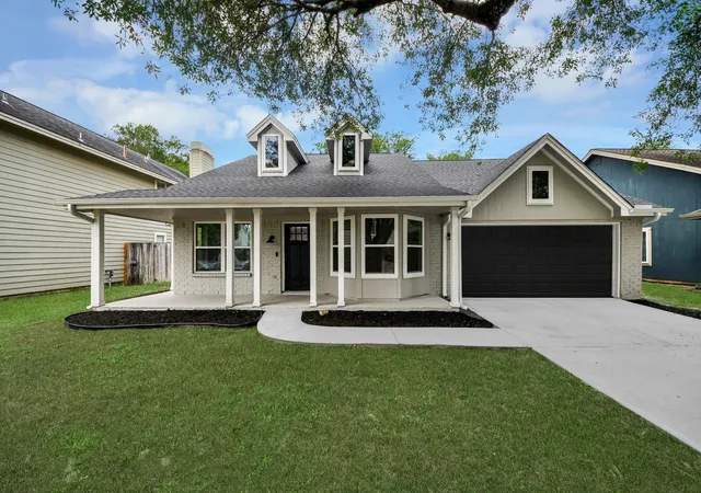 Photo 2 of Single family home for sale at 10410 Green Valley Ln, Houston, TX 77064 | MLS# 38333022 | Listing updated on 2026-08-14