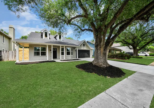 Photo 3 of Single family home for sale at 10410 Green Valley Ln, Houston, TX 77064 | MLS# 38333022 | Listing updated on 2026-08-14