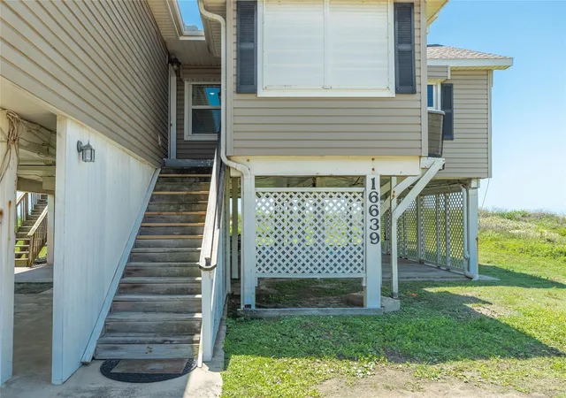 Homes for sale in Jamaica Beach, TX | 16639 Jamaica Beach Rd, Jamaica Beach, TX 77554 | MLS# 40955989