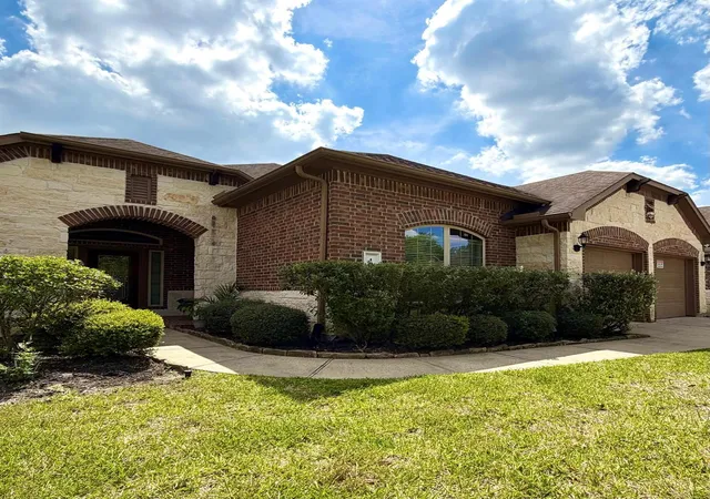 Photo 1 of Single family home for sale at 107 Jacobs Meadow Dr, Conroe, TX 77384 | MLS# 38606274 | Listing updated on 2026-08-31