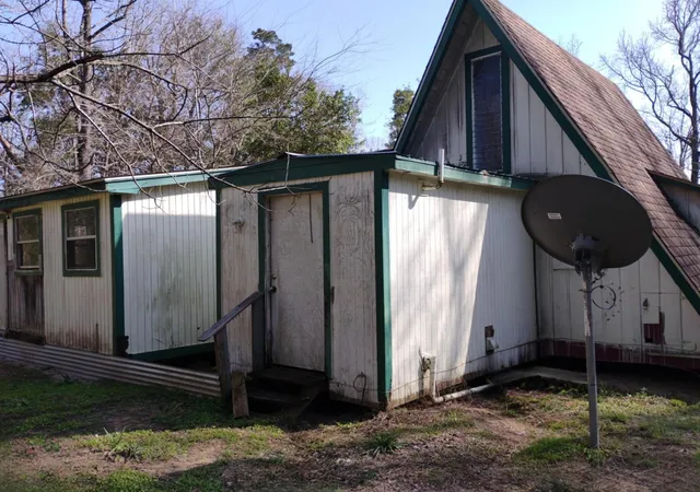 Photo 3 of Single family home for sale at 229 Lincoln Dr, Livingston, TX 77351 | MLS# 43724069 | Listing updated on 2026-09-01