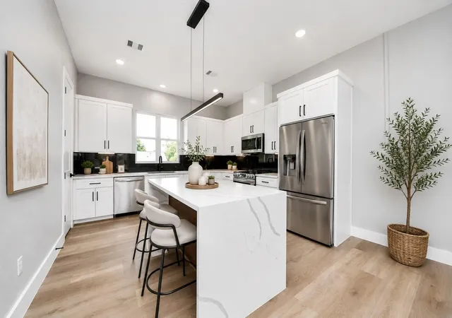 3rd image of 2204 Carr Street, Houston, TX 77026 | MLS# 21138173