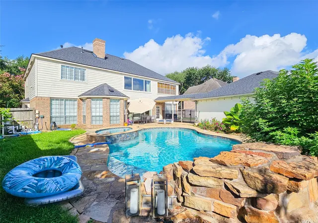 Homes for sale in Sugar Land, TX | 5007 Cambridge St, Sugar Land, TX 77479 | MLS# 6585109
