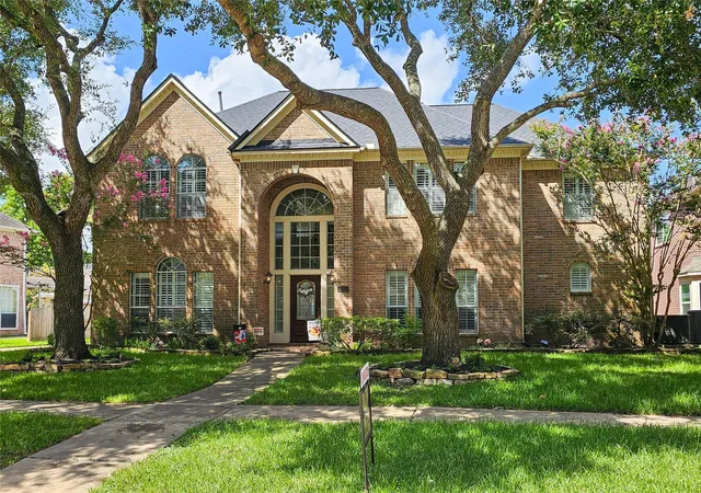 Homes for sale in Sugar Land, TX | 5007 Cambridge St, Sugar Land, TX 77479 | MLS# 6585109