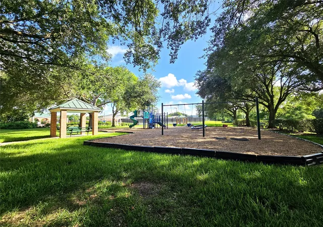 Homes for sale in Sugar Land, TX | 5007 Cambridge St, Sugar Land, TX 77479 | MLS# 6585109