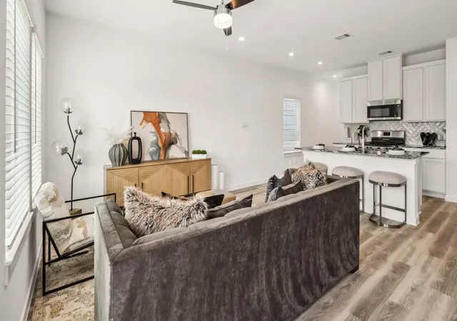4th image of 2615 Mchenry Landing Ln, Houston, TX 77051 | MLS# 14241086