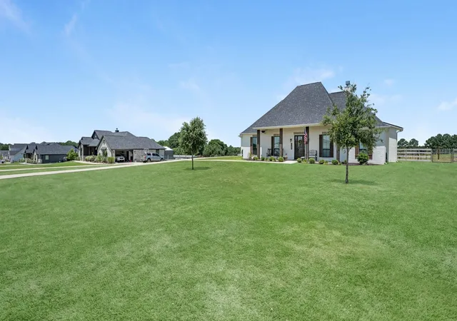 Homes for sale in Bellville, TX | 184 Randi Rd, Bellville, TX 77418 | MLS# 87806839
