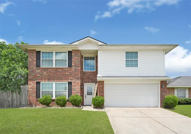 Photo 1 of Sale Pending at 10950 Fern Ter Dr, Houston, TX 77075 | MLS# 27741847 | Listing updated on 2026-09-11
