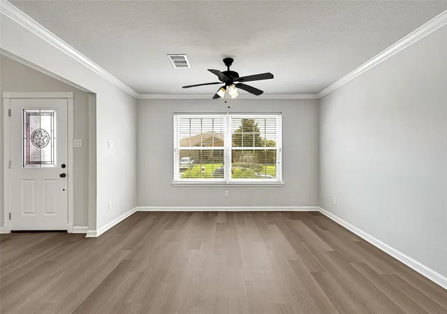 Photo 4 of Sale Pending at 10950 Fern Ter Dr, Houston, TX 77075 | MLS# 27741847 | Listing updated on 2026-09-11