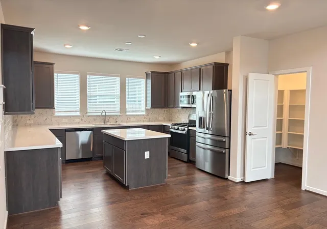 Photo 4 of Single family home for sale at 7846 Skylark Hts Ln, Richmond, TX 77407 | MLS# 34514031 | Listing updated on 2026-09-22