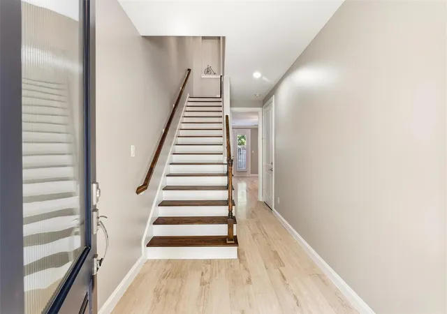 3rd image of 1736 Wrenwood Lakes, Houston, TX 77043 | MLS# 8111163