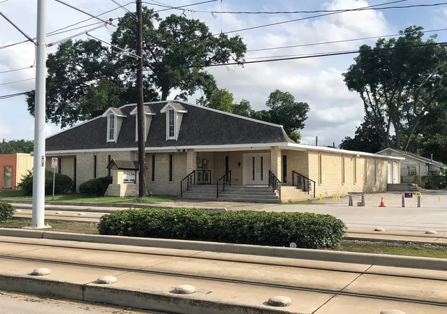 Photo 1 of Single family home for sale at 3911 Fulton St, Houston, TX 77009 | MLS# 8154154 | Listing updated on 2026-08-12