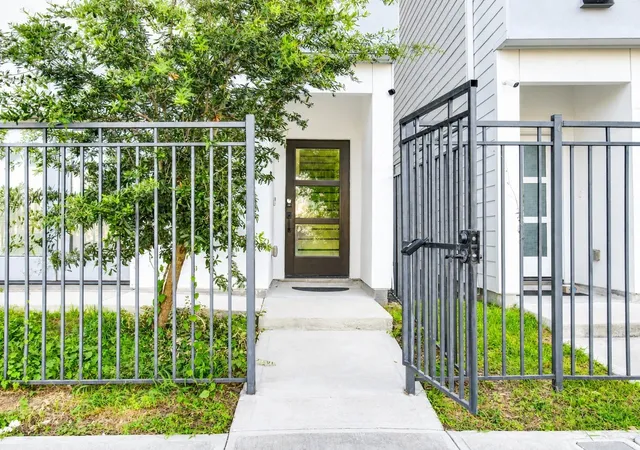 Photo 2 of Single family home for sale at 6344 Culberson St, Houston, TX 77021 | MLS# 47203318 | Listing updated on 2026-10-08