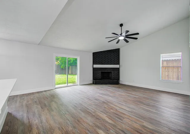 3rd image of 16610 Quail Park Dr, Missouri City, TX 77489 | MLS# 83414703