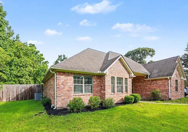Photo 2 of Single family home for sale at 16109 Mcqueen Rd, Conroe, TX 77302 | MLS# 51082408 | Listing updated on 2026-09-18