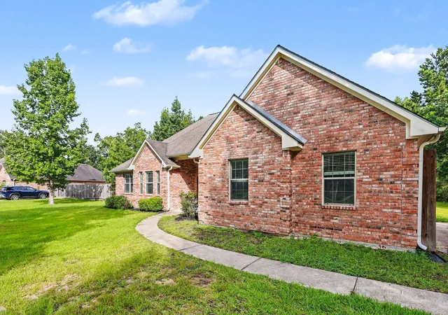 Photo 3 of Single family home for sale at 16109 Mcqueen Rd, Conroe, TX 77302 | MLS# 51082408 | Listing updated on 2026-09-18