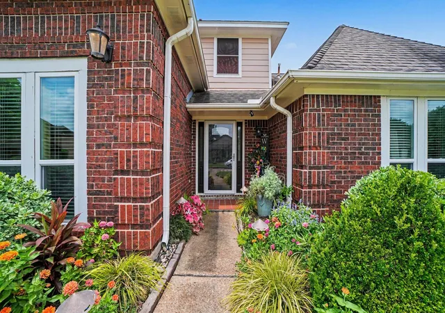 Homes for sale in Pasadena, TX | 6803 Middlefield Dr, Pasadena, TX 77505 | MLS# 26733777