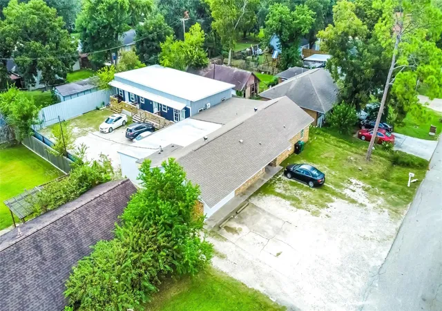 Photo 3 of Single family home for sale at 4407 Continental Dr, Houston, TX 77072 | MLS# 82644203 | Listing updated on 2026-08-25