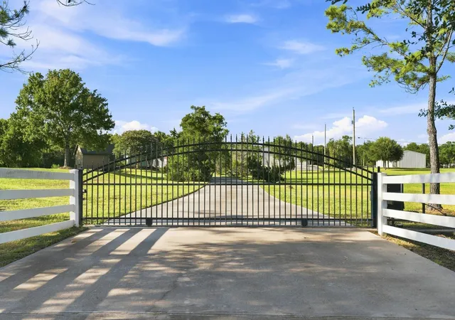 2nd image of 2904 Red Bluff Rd, Seabrook, TX 77586 | MLS# 69695055