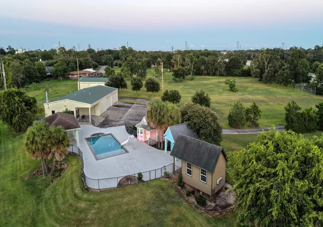 3rd image of 2904 Red Bluff Rd, Seabrook, TX 77586 | MLS# 69695055