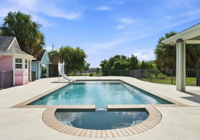 5th image of 2904 Red Bluff Rd, Seabrook, TX 77586 | MLS# 69695055