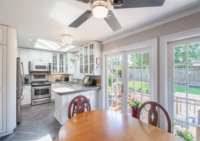 Photo 3 of Single family home for sale at 2107 Bron Holly Dr, Houston, TX 77018 | MLS# 41660819 | Listing updated on 2026-09-03