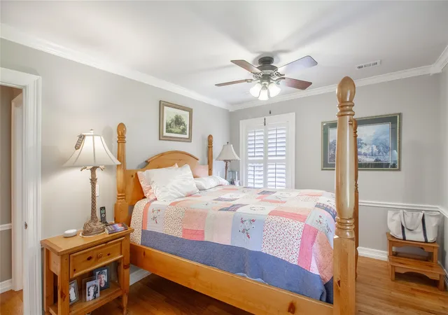 Photo 4 of Single family home for sale at 2107 Bron Holly Dr, Houston, TX 77018 | MLS# 41660819 | Listing updated on 2026-09-03