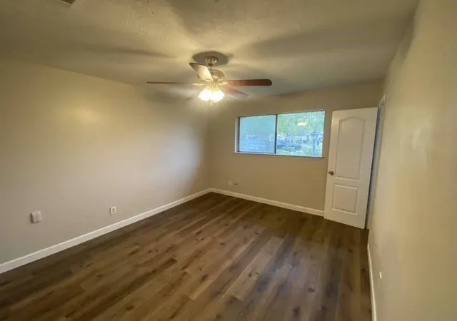 Photo 3 of Sale Pending at 11503 Bay Cedar Dr, Houston, TX 77048 | MLS# 85725238 | Listing updated on 2026-08-24