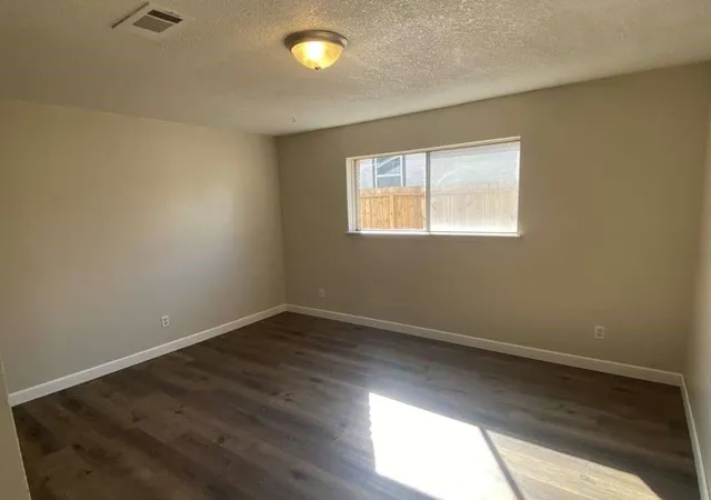 Photo 4 of Sale Pending at 11503 Bay Cedar Dr, Houston, TX 77048 | MLS# 85725238 | Listing updated on 2026-08-24