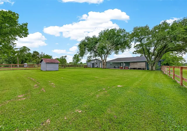 Homes for sale in Alvin, TX | 1429 County Road 192, Alvin, TX 77511 | MLS# 47499271