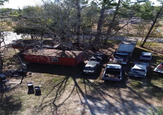 2nd image of 307 Pine Ln, Crosby, TX 77532