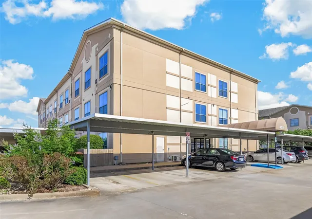 4th image of 6633 W Sam Houston Pkwy S, Houston, TX 77072