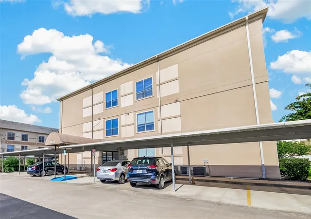 5th image of 6633 W Sam Houston Pkwy S, Houston, TX 77072