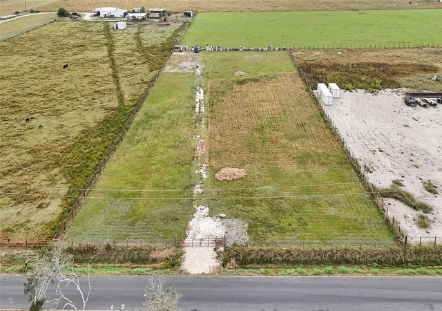 1st image of 1813 County Road 610, Dayton, TX 77535 | MLS# 37247585
