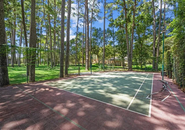 4th image of 18022 Country Hls, Tomball, TX 77377 | MLS# 38994573