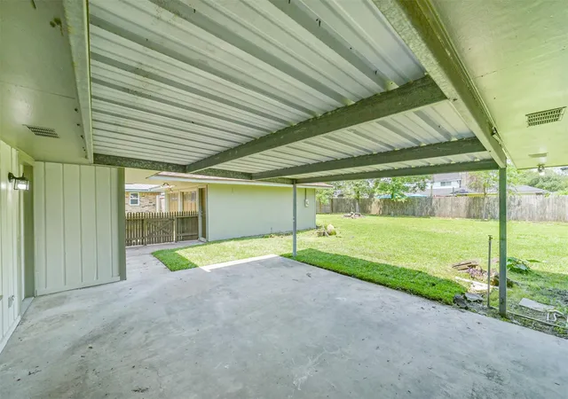 19th image of 306 Red Bud Ln, Baytown, TX 77520 | MLS# 92231727