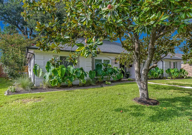 2nd image of 5827 Dumfries Dr, Houston, TX 77096 | MLS# 42325154